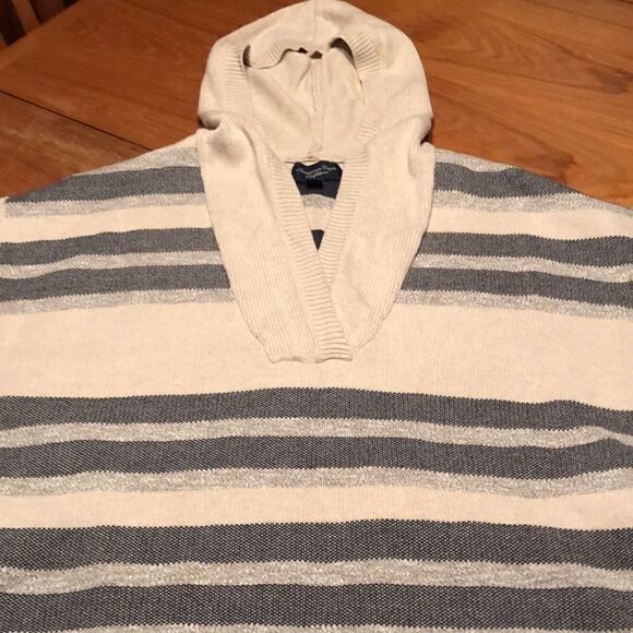 American Eagle Outfitters Poncho Sweater very roomy XS/S Cute - Picture 5 of 9